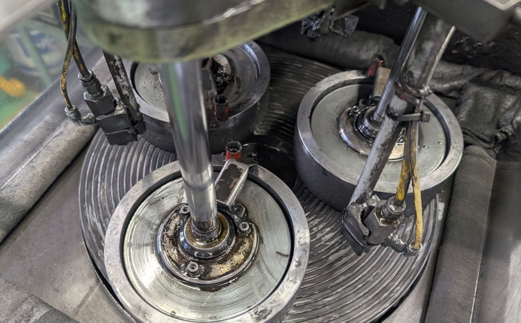 脅威のポリシング（鏡面）加工